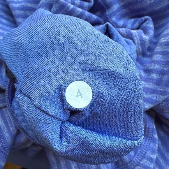 Lululemon Run: Your Heart Out Pullover Size 4 - Picture 11 of 11